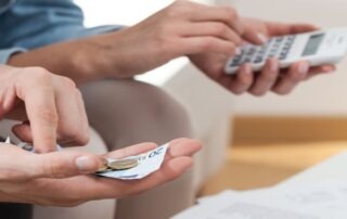 Assegno di mantenimento. Come tutelarsi se il coniuge obbligato non adempie al suo pagamento?